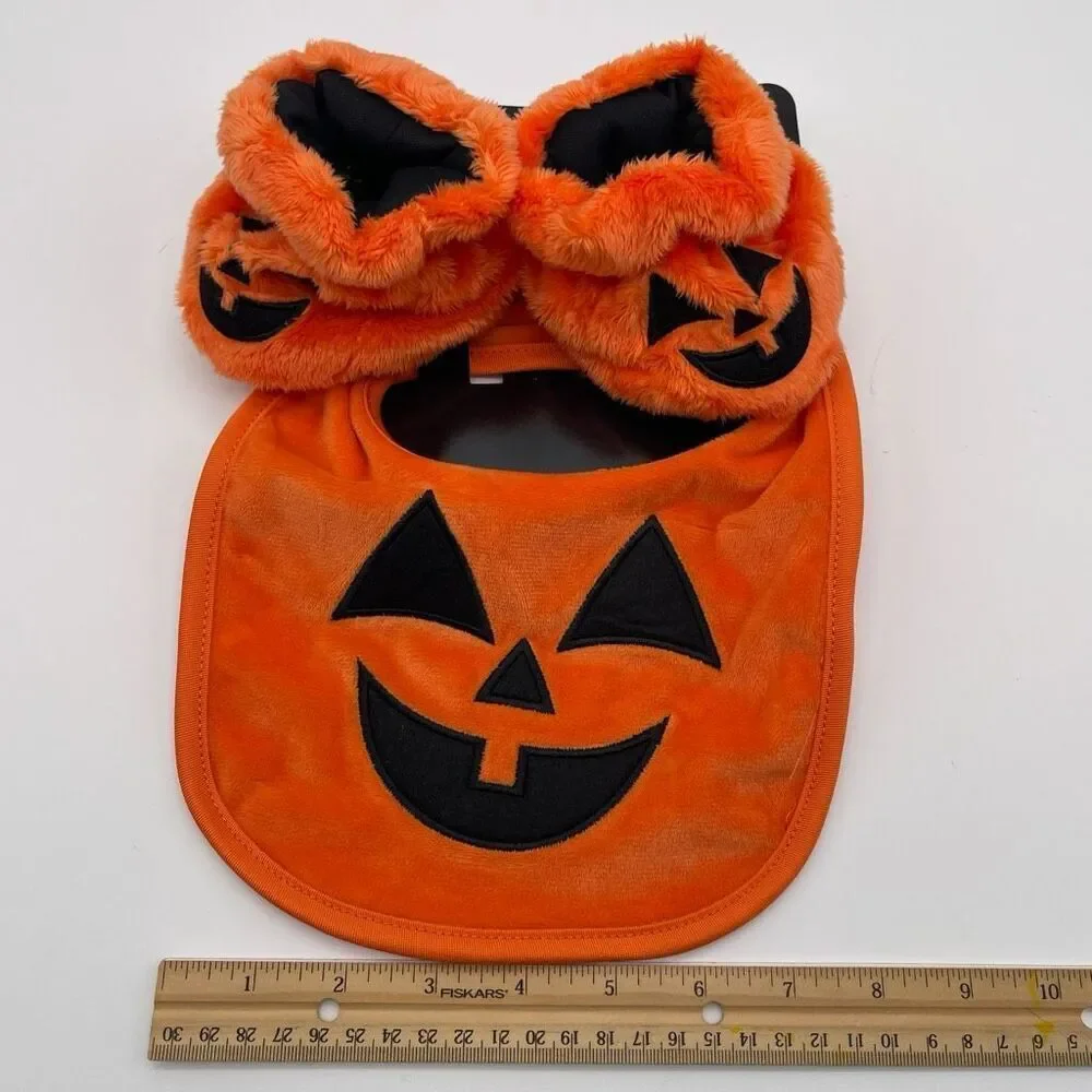 NWT Halloween Pumpkin Baby Bib & Booties Set Orange Black‎ Jack-o-Lantern Gift